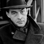 Този, който често се обръща назад...