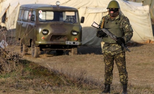 Издигат се нови барикади до летището в Донецк