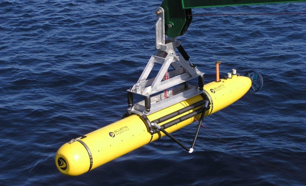 Търсят черните кутии на изчезналия Боинг на рекордна дълбочина 