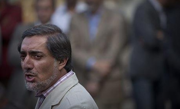 Бившият външен министър на Афганистан води в президентската надпревара 