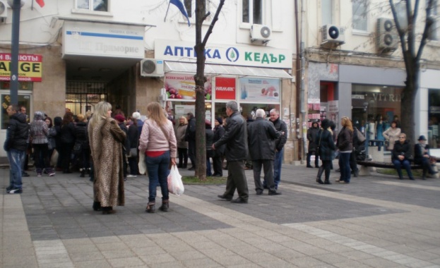Търговци на сергии на протест срещу монопола на пазара в Бургас