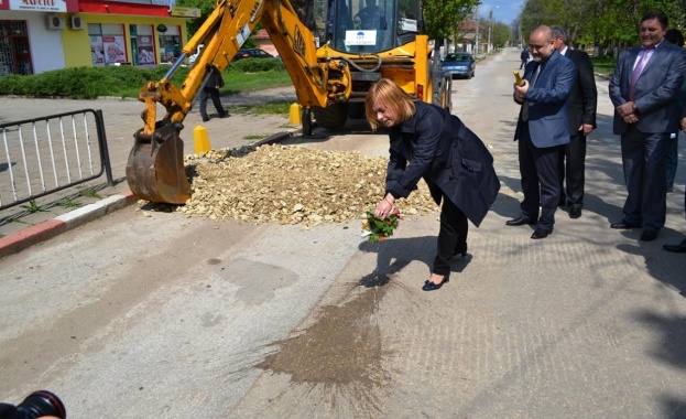 Терзиева: Ще продължим да възстановяваме пътищата от втори и трети клас
