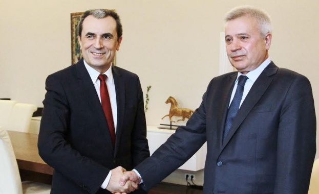 Орешарски обсъди с Вагит Алекперов новата инвестиция на Лукойл в България