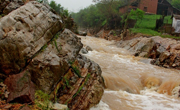 Кметски наместник сдава поста след наводнения 
