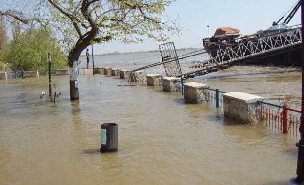 Поройни дъждове и наводнения на Балканите (обновена)