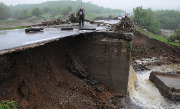 Водолази ще търсят изчезналите край Винево
