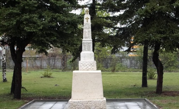 Реставрираха първия български войнишки паметник