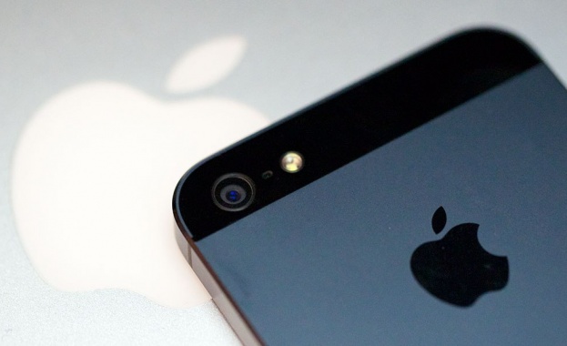 Apple ще превърне iPhone в паспорт