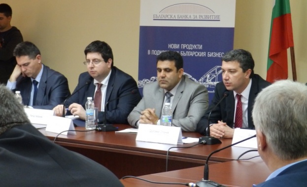 Стойнев: За първи път от толкова години имаме положителен търговски баланс