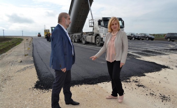 Терзиева: Строителството на „Хемус" върви по план