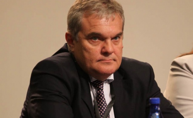 „Тиранията на българските и чуждите монополи" - брифинг на Румен Петков в Бургас