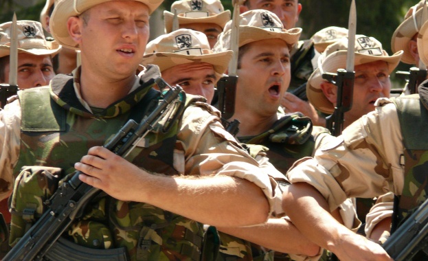 НАТО настоява за модернизиране на БА със западна техника