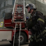 Евакуираха хиляди заради взривен военен склад в Русия