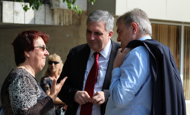 Ивайло Калфин в Белене: В България трябва да започне да се строи