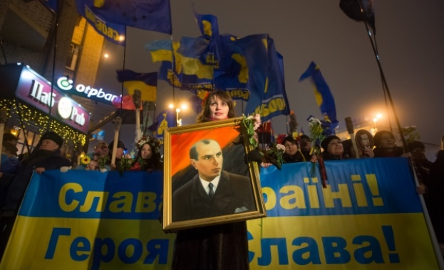 Факелното шествие на "Десен сектор" в Киев завърши със сблъсък 