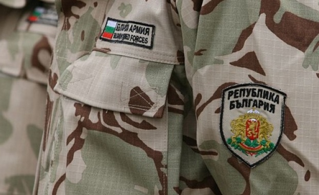 Военни изградиха временен мост над река Батулийска, община Своге Военни изградиха временен мост над река Батулийска, община Своге