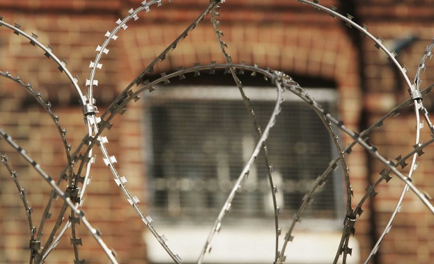 МВР публикува снимки на избягалите затворници