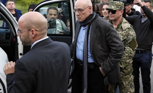 Четирима от задържаните в Славянск наблюдатели на ОSCE отлетяха за Германия (обновена)