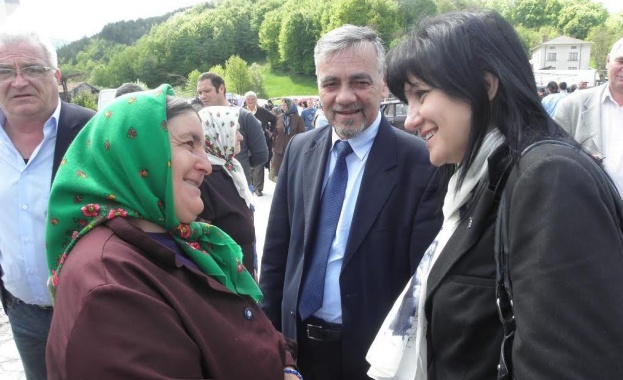 Уручев и Караянчева на курбан в родопското село Падина 