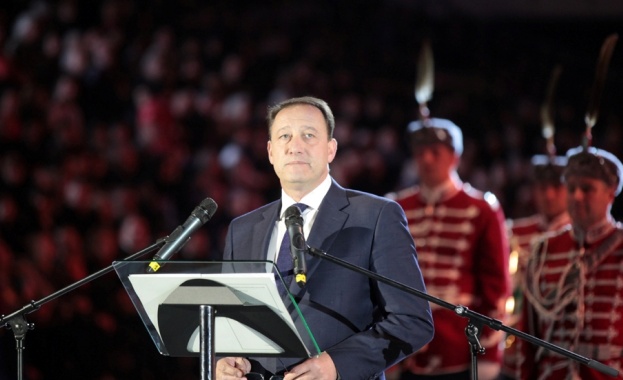 Ангел Найденов от БСП стана дядо на близнаци  