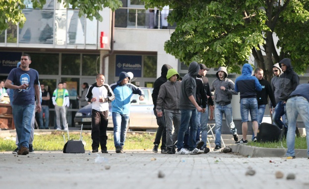 МВР издирва инициаторите на мелето в „Христо Ботев"