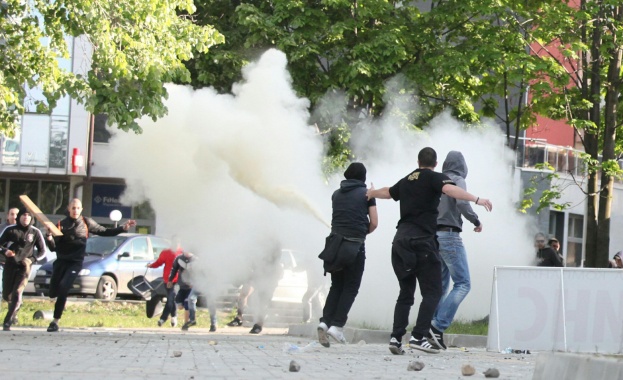 Ултраси на ЦСКА и Левски потрошиха зала "Христо Ботев"