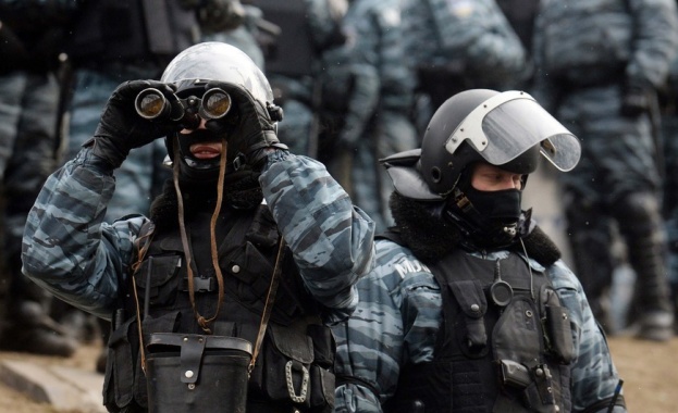 Украйна сформира нова полиция с помощта на ветерани