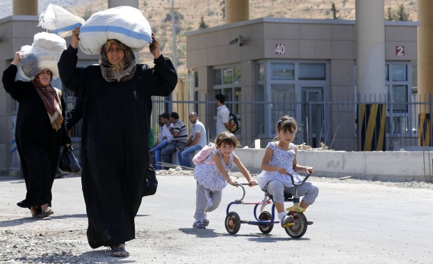 Турция строи нова стена по сирийската граница