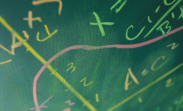 Български проекти заеха челни места в Осмия международен конкурс „Математика и проектиране"