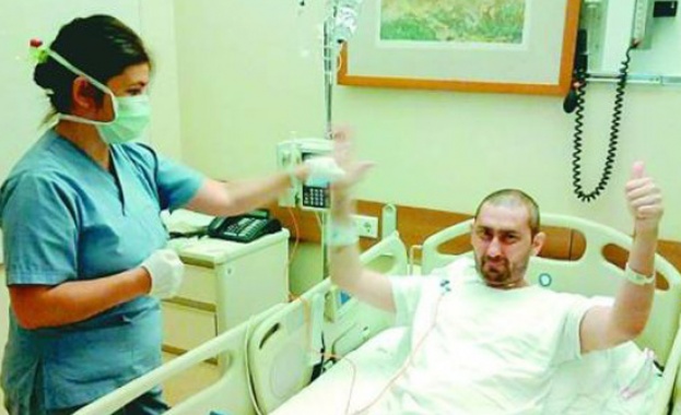 Сестра спасява брат си от левкемия