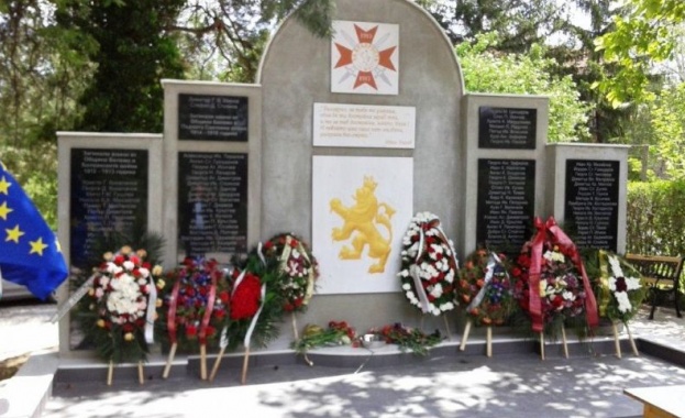 В Белово откриха мемориал в памет на жертвите от войните през миналия век 