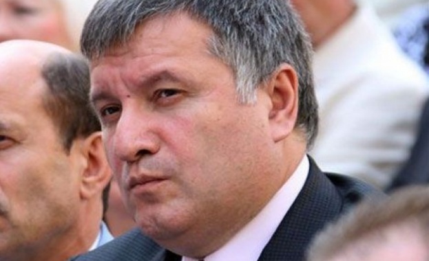 Аваков: 20 нападатели и един полицай са загинали при сблъсъците в Мариупол