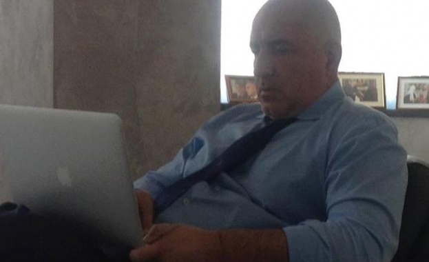 Генерал и компютър