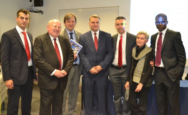 Петър Курумбашев в Лондон: Определени политически фракции си играят със страховете на хората