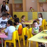 Борба за столче и креватче