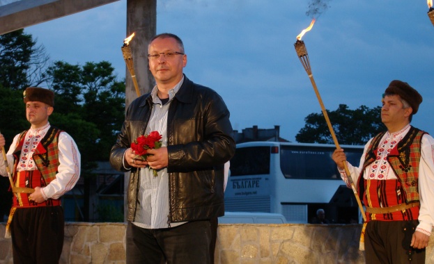 Сергей Станишев откри фолклорния събор „Мараш пее" в Стралджа