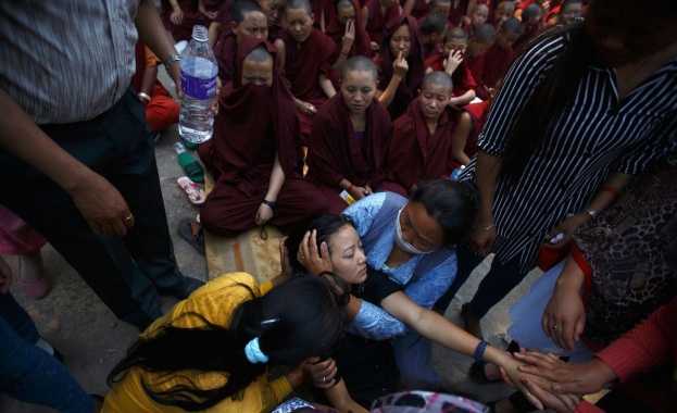 Експедициите към Еверест са възобновени