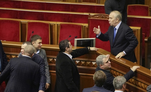 Украински депутат призова за въвеждане на военно положение на 26 май