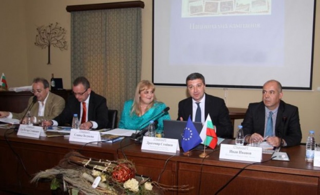 Стойнев: Туризмът се превърна в основен сектор за българската икономика 