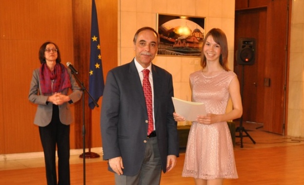 Наградиха руски студенти за превод на българска художествена литература