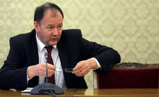 Михаил Миков: Докато не бъде разпуснат парламентът, аз ще изпълнявам задълженията си на председател
