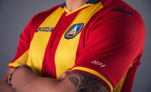 Левски представи юбилейните екипи