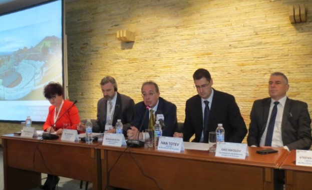 Ботев: Всеки седми лев в страната идва от туризма