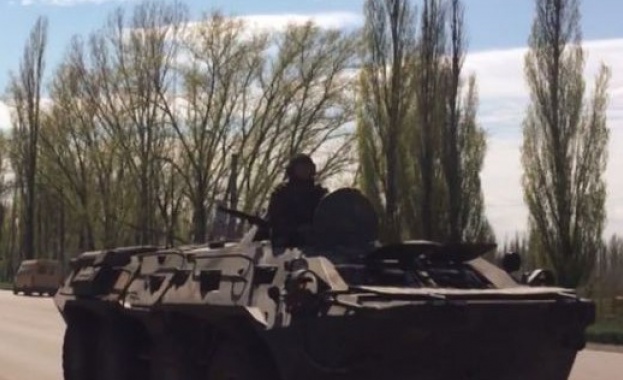 Украински БТР-и стрелят по руски журналисти в Краматорск