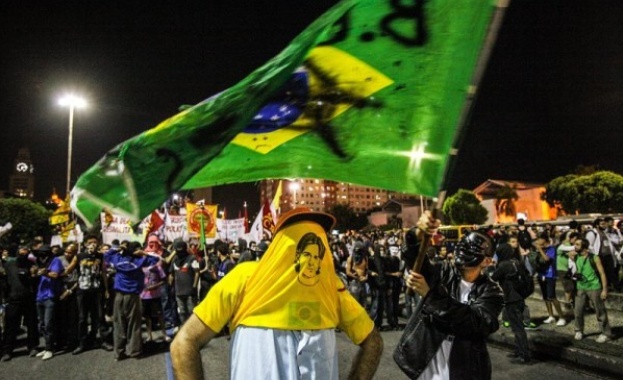 Хиляди бразилци протестираха срещу Световното по футбол