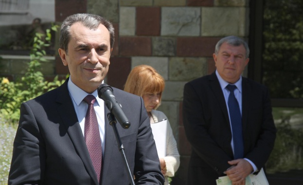 Орешарски: Общините да подават информация за подходящите места за инвестиции 