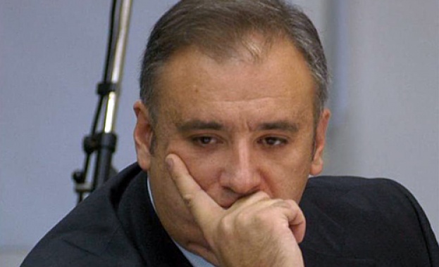 Атанас Костадинов: Министрите не са носни кърпи или бушони, които да гърмят за отпушване на напрежението