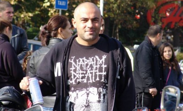 Издъхна сърфистът, разбил се в бетона край Сарафово