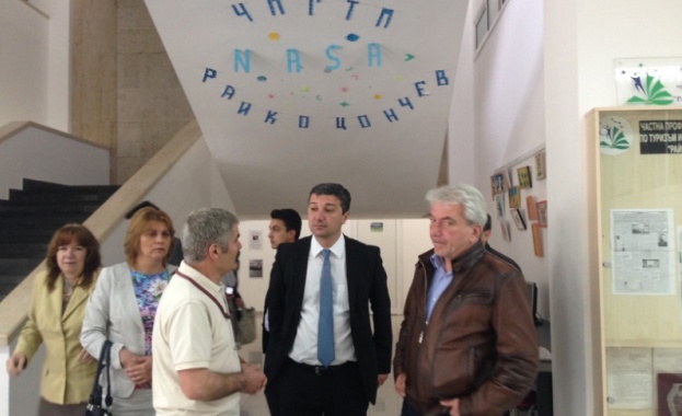 Стойнев очаква ръст на туристите с пускането на линията Истанбул-Варна 