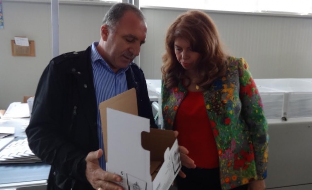 Йотова: Нашата амбиция е да върнем професионалното обучение в училището